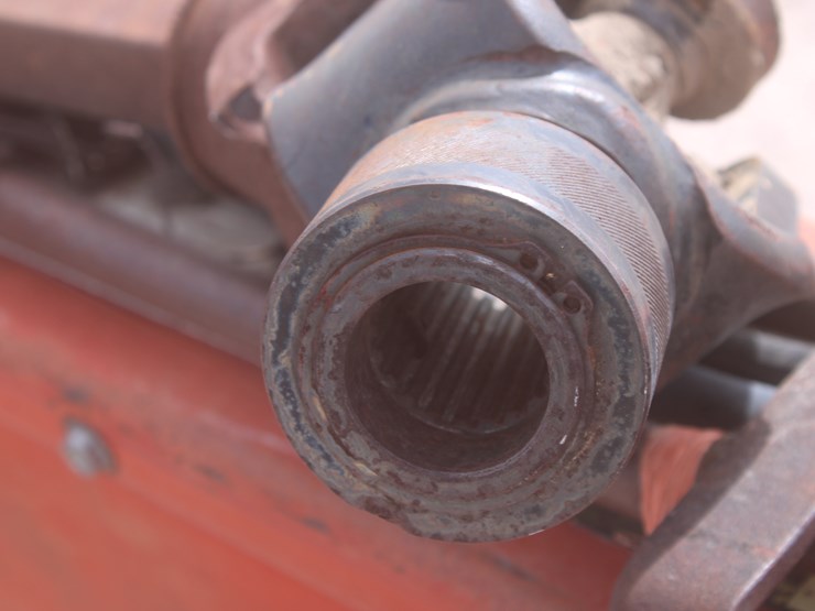 international-830-image-17