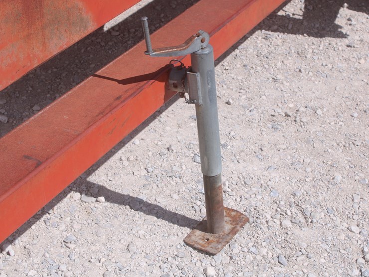 international-830-image-14