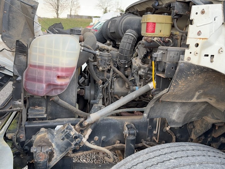 2006-ford-750-image-25