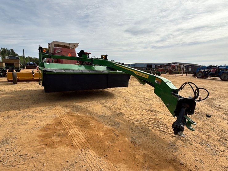 john-deere-10-image-1