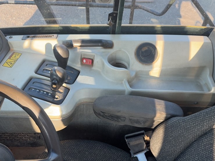 2016-caterpillar-745-image-18