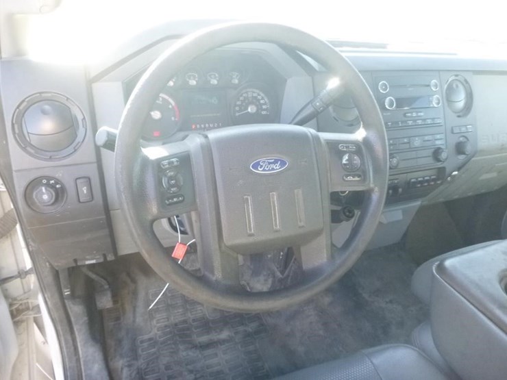 2015-ford-f550-image-24