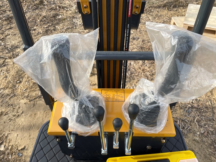 #1040-•-new-ats-rt12r-mini-excavator-image-14