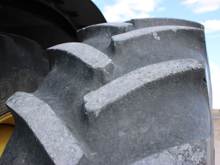 2012-john-deere-8270r-image-54