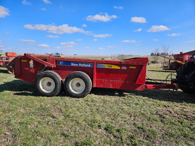 2019-new-holland-195-image-7