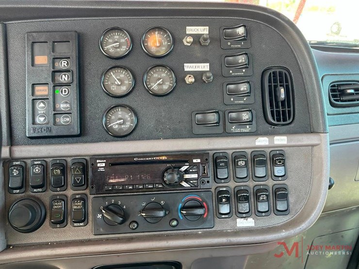 2016-peterbilt-365-image-6