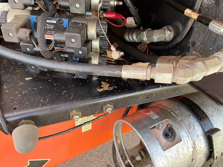 #3999-•-jlg-lift-600-aj-image-33