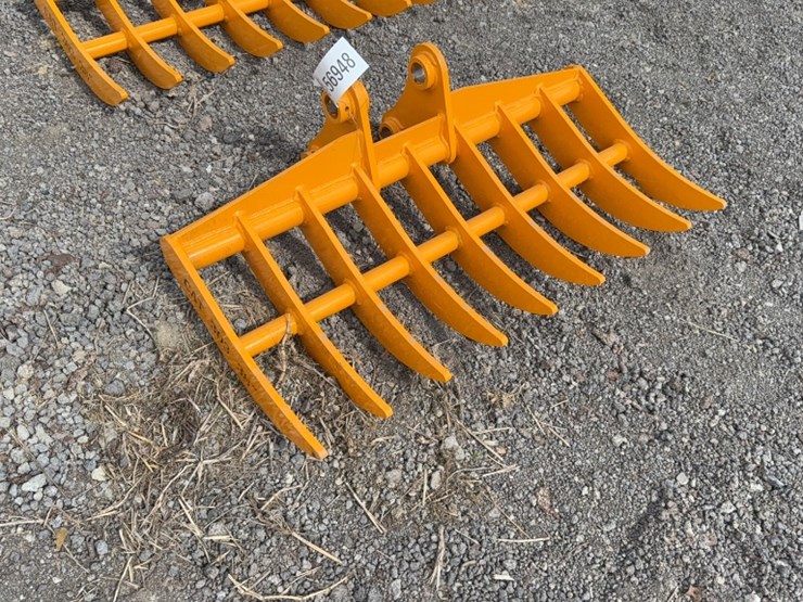 caterpillar-303-image-1