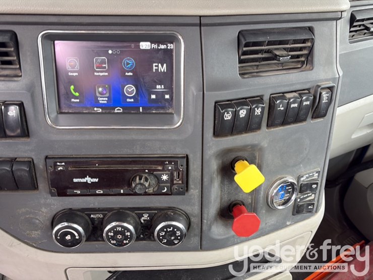 2018-peterbilt-579-image-124