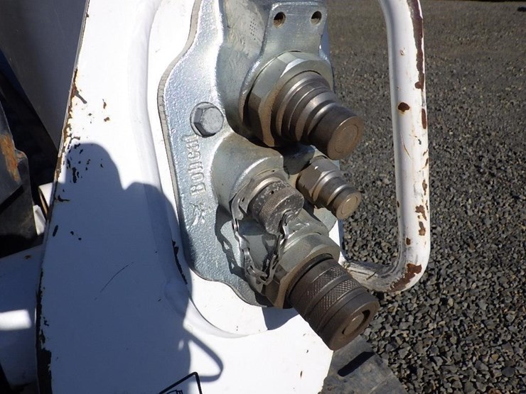 2021-bobcat-t740-image-18