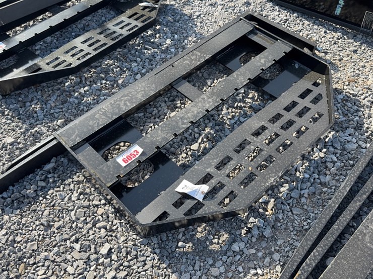 #6053-•-future-48"-skid-steer-pallet-forks-image-1