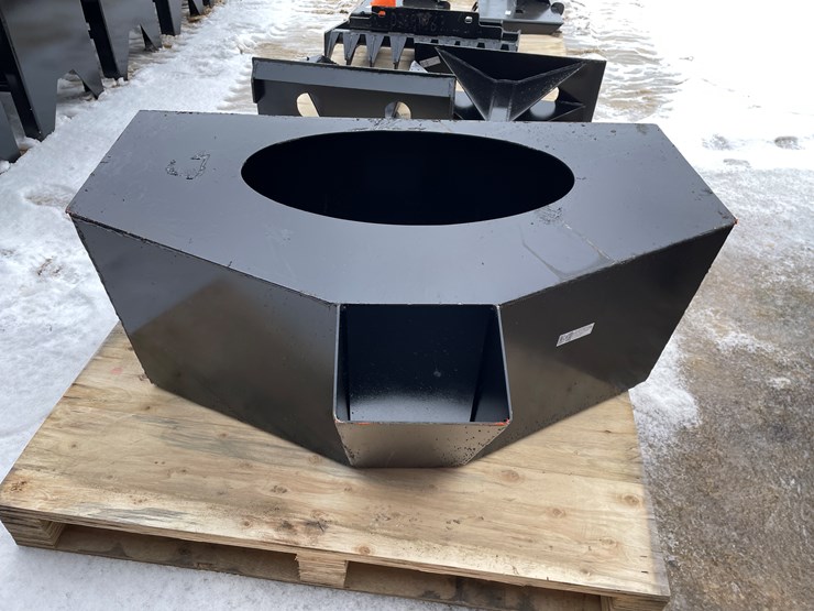 #2012-•-mini-skid-steer-concrete-bucket-attachment-image-2