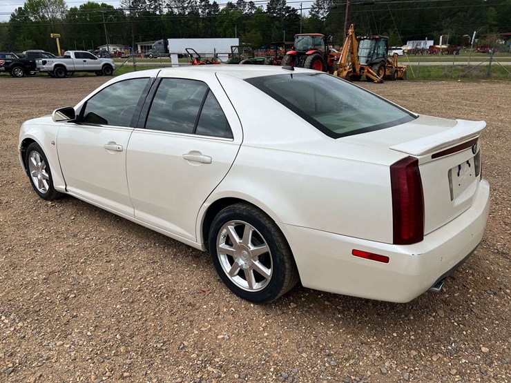 2005-cadillac-sts-4-door-sedan-(225,311-miles)-image-2