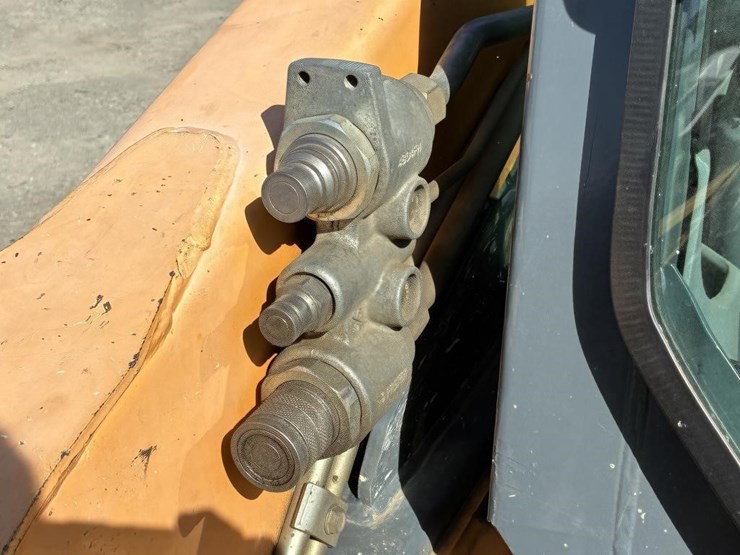 2011-mustang-2700v-image-8