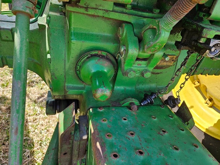 john-deere-4010-image-17