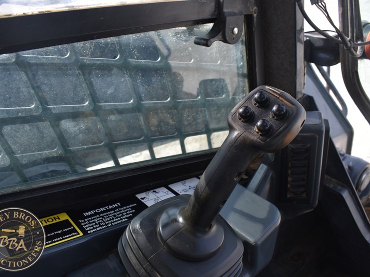 2021-deere-333g-image-41