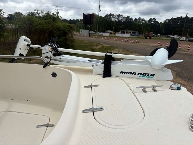 2003-sea-hunt-escape-200d-bay-boat-image-13