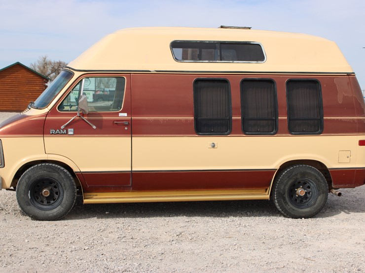 1985-dodge-ram-350-image-13