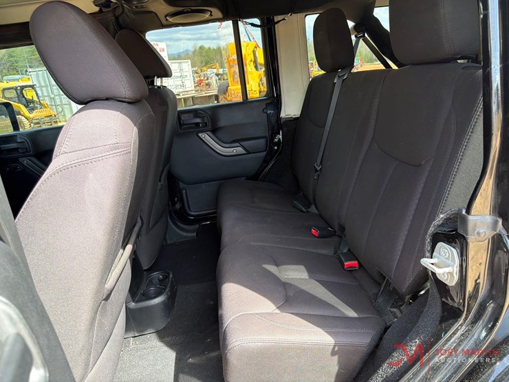 2014-jeep-wrangler-image-13