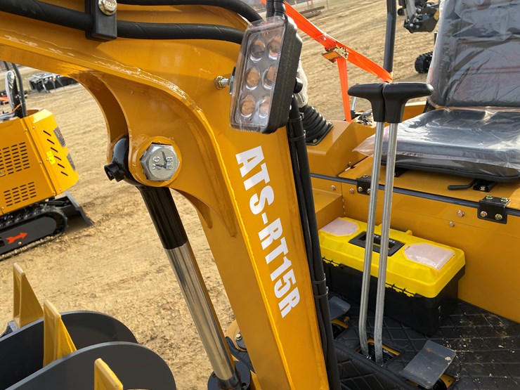 #1038-•-new-ats-rt15r-mini-excavator-image-30