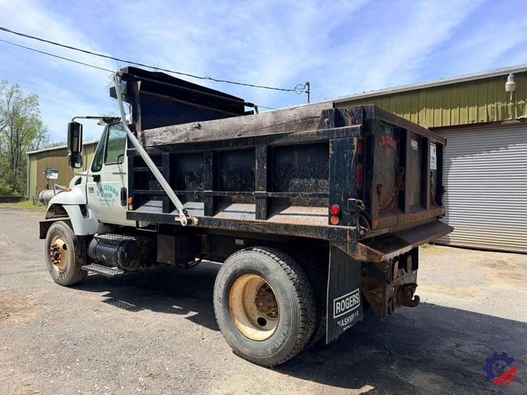 2007-international-7400-image-3