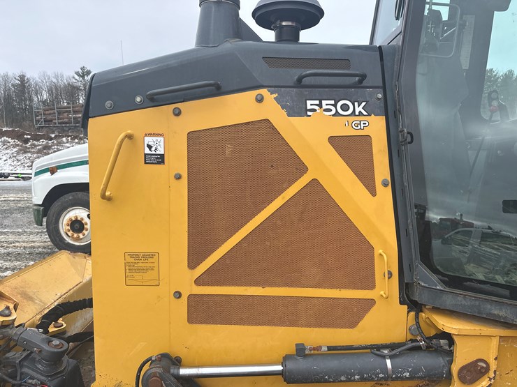 deere-550k-lgp-image-16