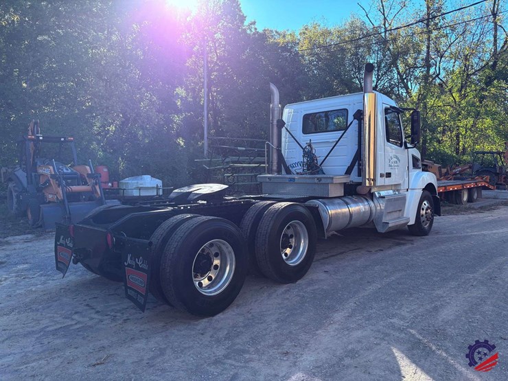 2008-volvo-vt-t/a-truck-tractor-image-7