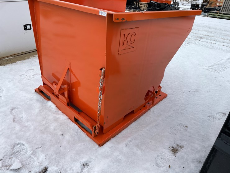 #2003-•-2-yard-self-dumping-hopper-image-5