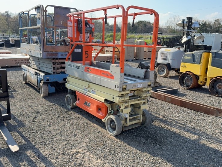 jlg-1930es-image-2