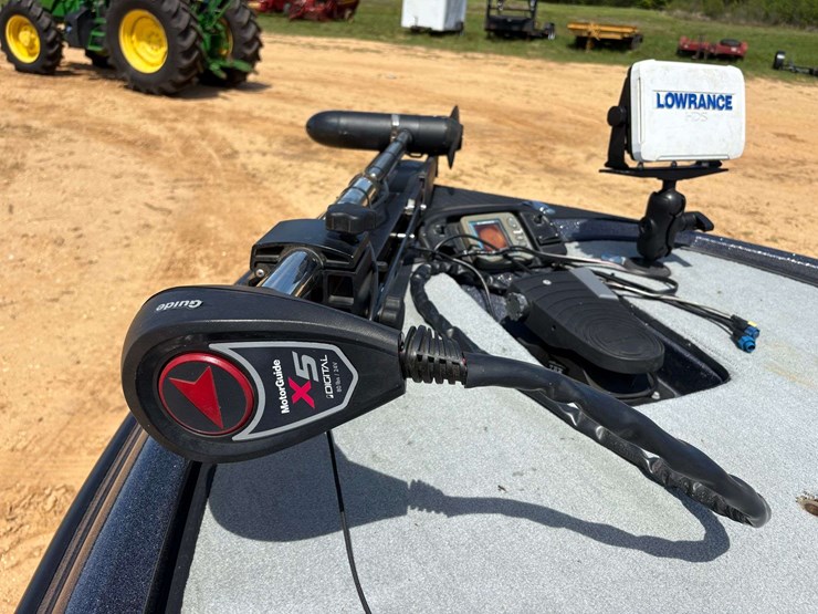 2005-triton-tr-196-w/-tandem-axle-boat-trailer-image-11