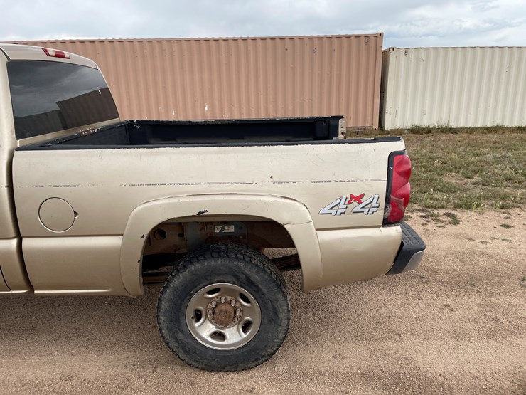 #4006-•-2005-chevy-crew-cab-truck-(az-title)-image-9