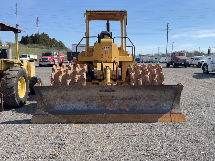 caterpillar-815-image-2