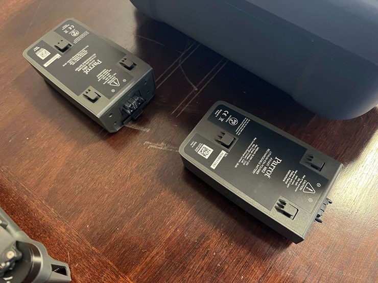 parrot-anafi-usa-foldable-drone-with-4k/thermal-camera-image-18