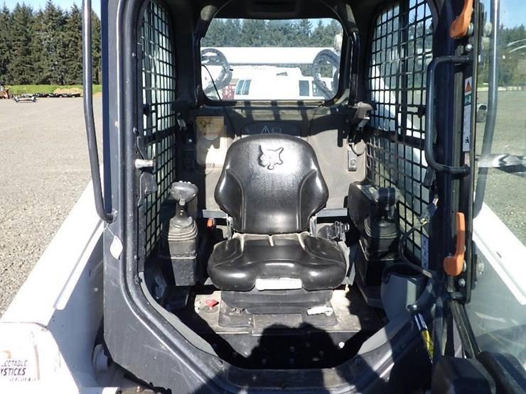2021-bobcat-t740-image-23