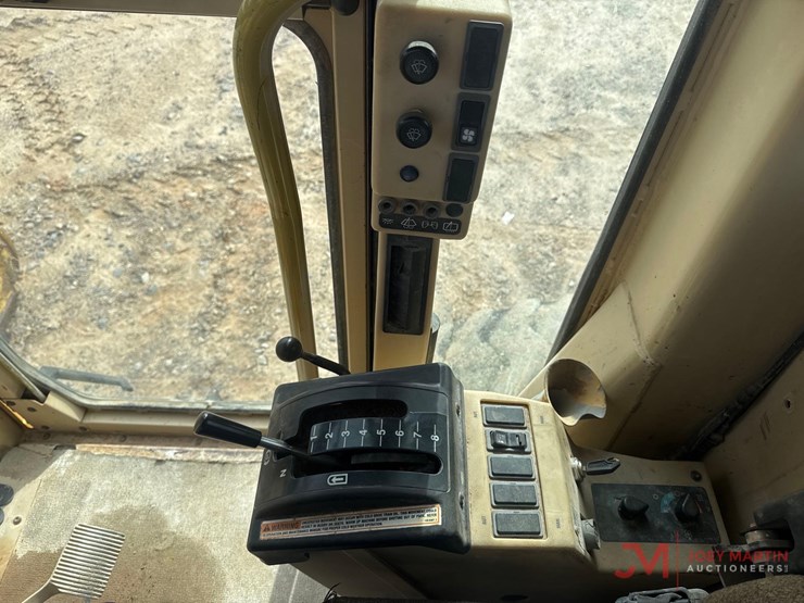 1996-caterpillar-140h-image-25