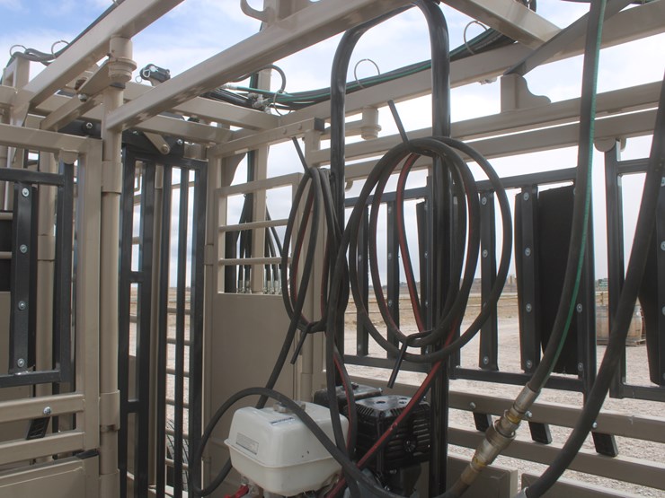 #1083-•-new-circle-t-portable-complete-cattle-processing-system-image-61