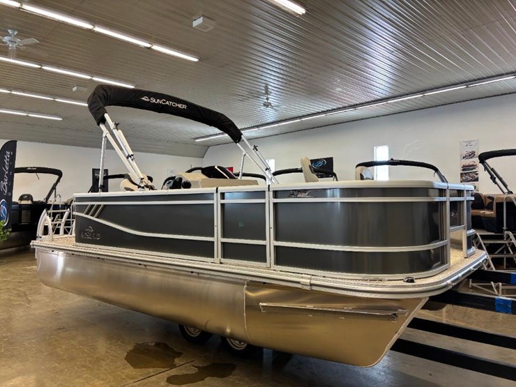 2025-g3-suncatcher-select-18f-pontoon-image-7