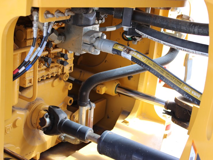 2021-deere-524p-image-85