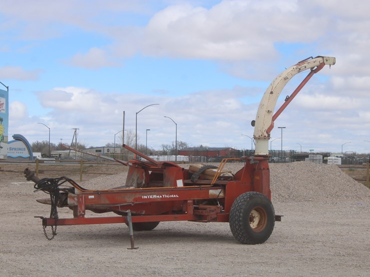 international-830-image-36