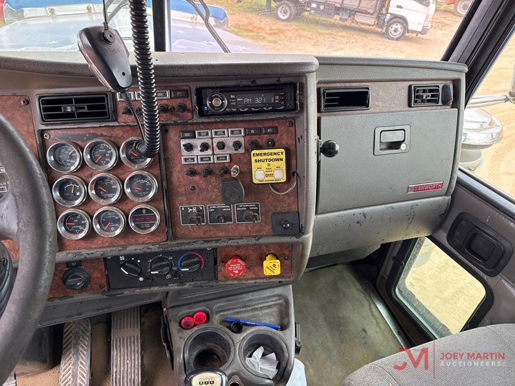 kenworth-w900-image-32