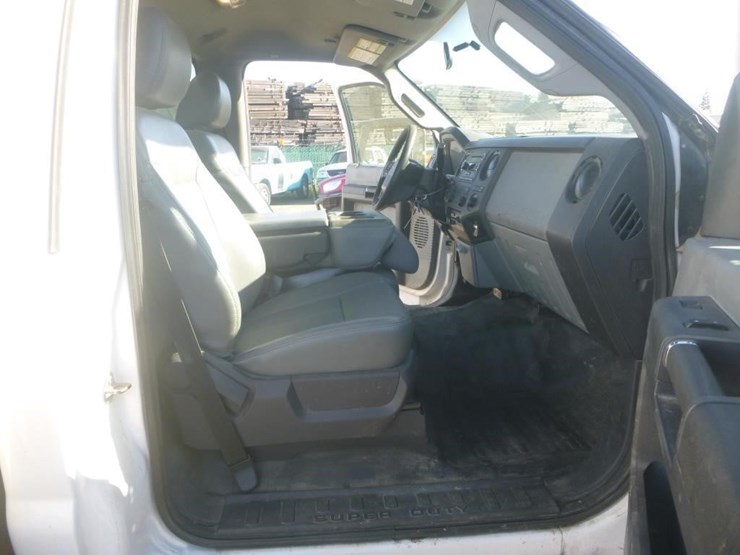 2015-ford-f550-image-22