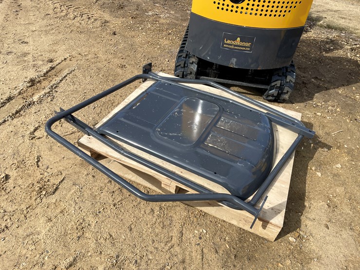 #900-•-landhonor-mini-excavator-image-28