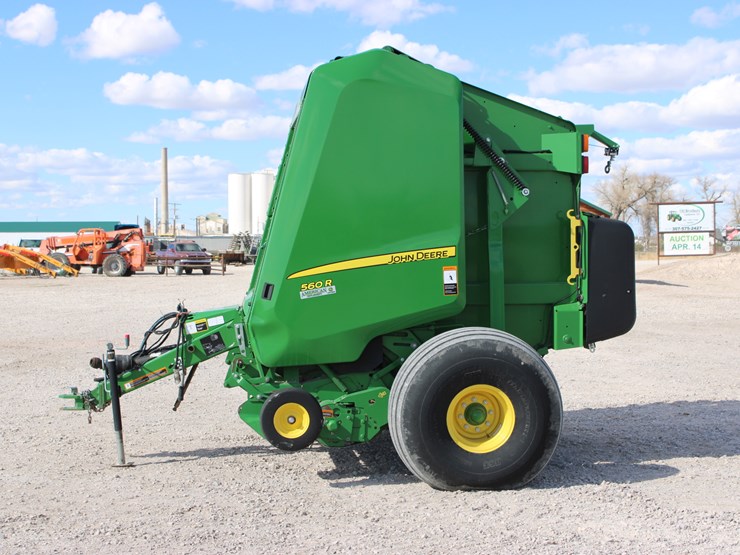 2022-john-deere-560r-image-1