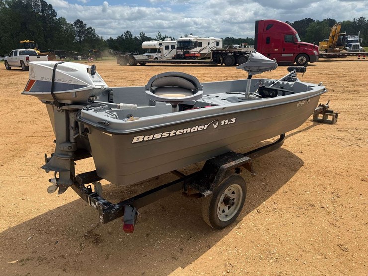 basstender-11.3-mini-bass-boat-image-3