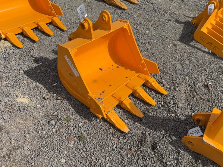 caterpillar-303-image-1