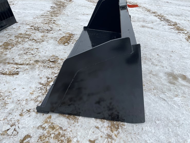 #2043-•-skid-steer-mount-84"-snow-liter-bucket-image-8