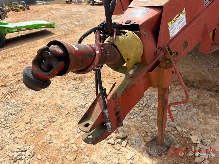 new-holland-660-image-5