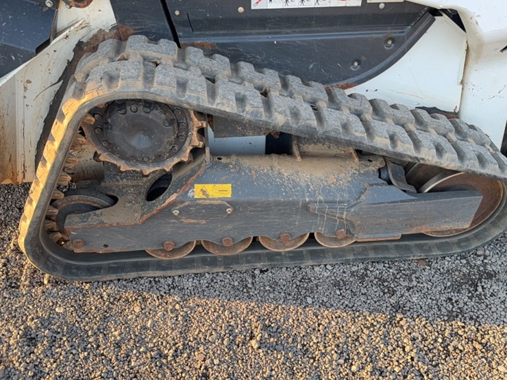 2020-bobcat-t64-image-5