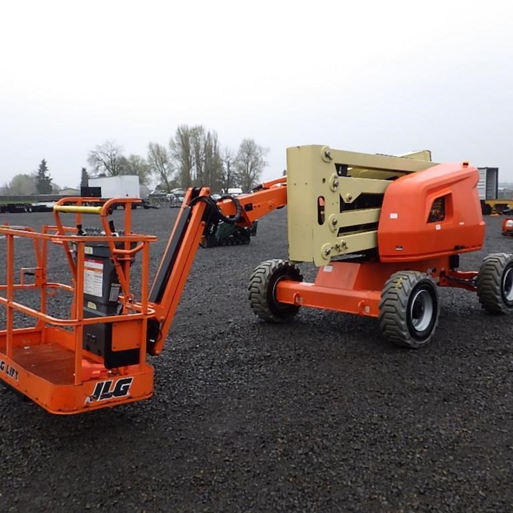2018 JLG 450AJ