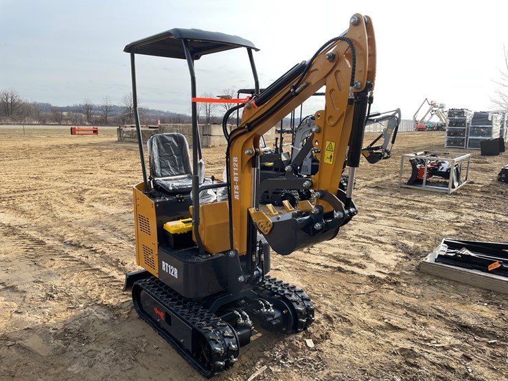 #1042-•-new-ats-rt12r-mini-excavator-image-3